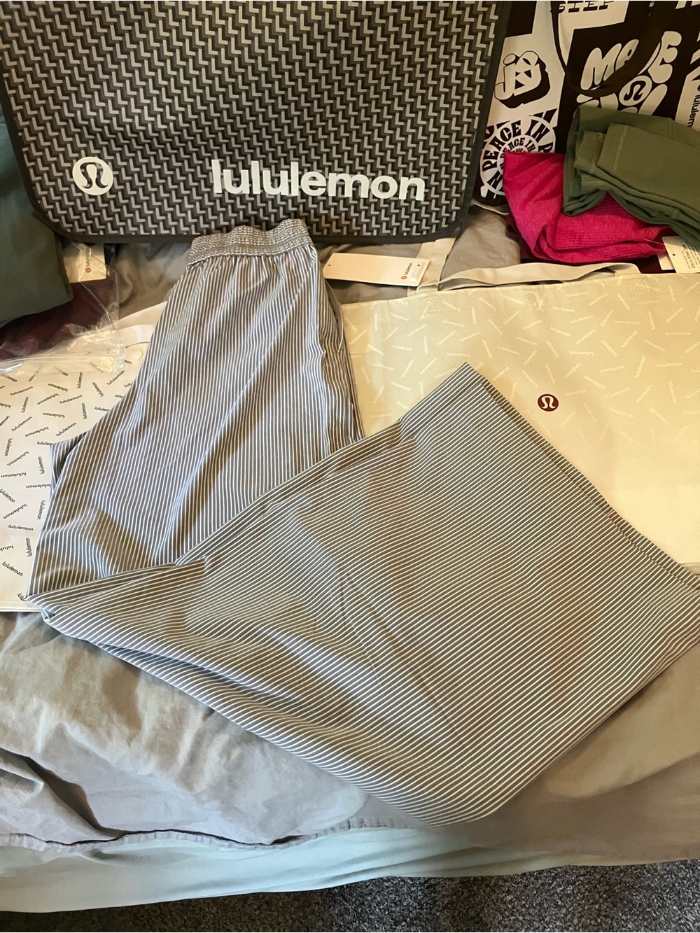 NWT Lululemon Breezily Mid-Rise Pant *Regular, S, Hype Stripe Raceway Grey White
